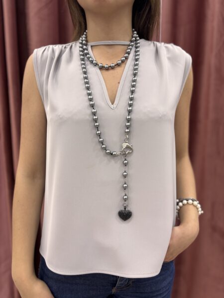 Collana fatta a mano in Italia con perle, ematite e ciondolo cuore zirconi