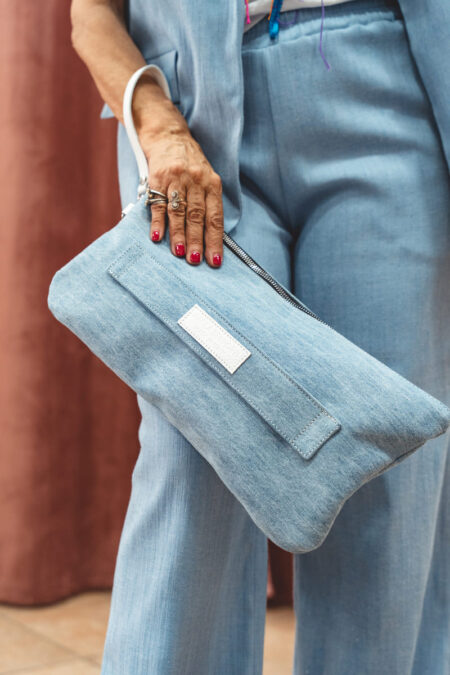 Pochette in denim chiaro Paola Tienforti