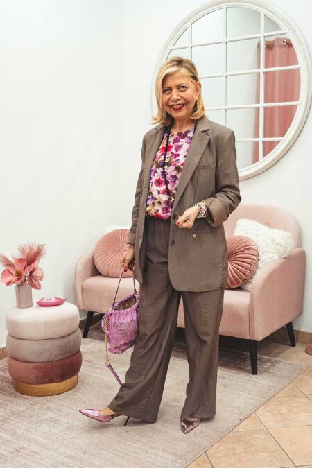 Tailleur color liquirizia elegante