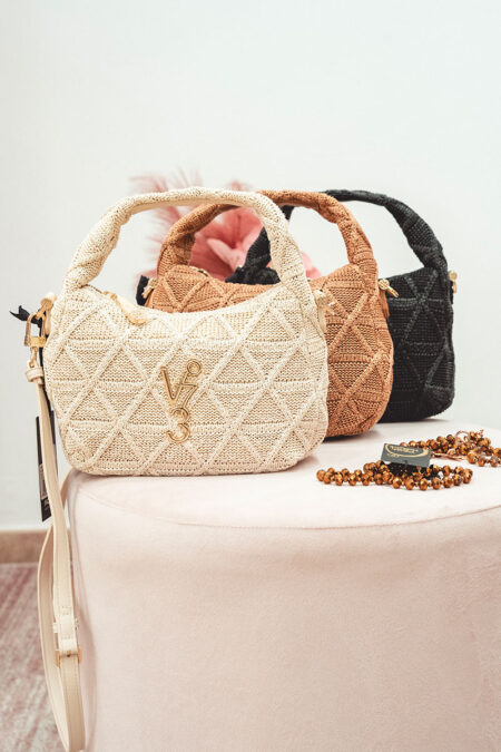 Borsa V73 semiluna crochet con tracolla e logo oro