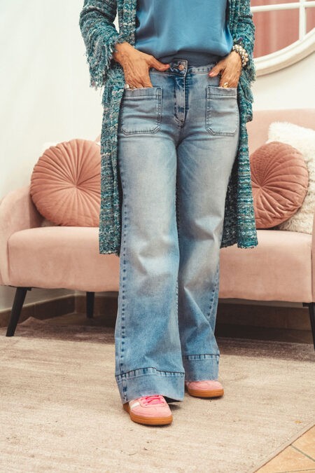 Jeans elasticizzato con sfumature rosa